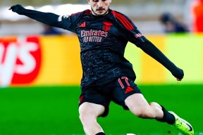 国际比赛日费耶诺德调整名单以备中超，回应争议环节打磨，质疑声仍在，球队文化再被提及的简单介绍-开云体育官网